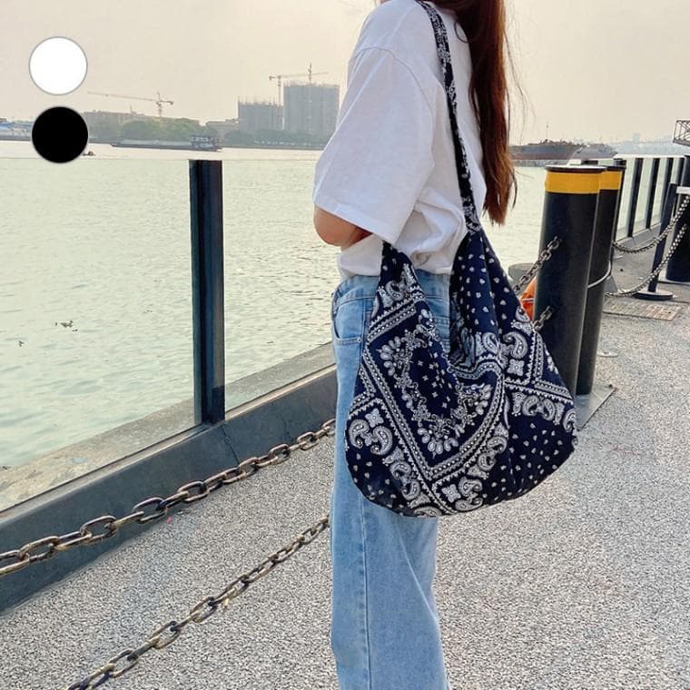 페이즐리 반다나 크로스 숄더백